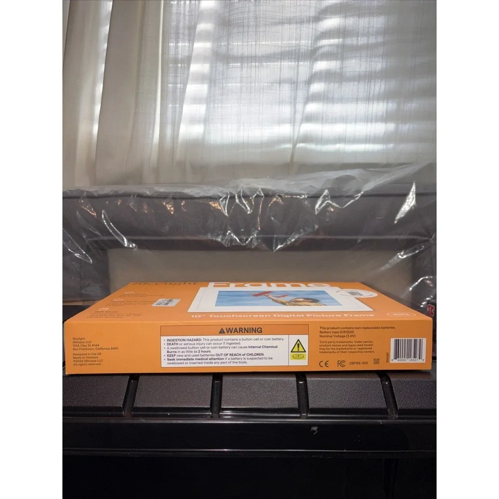 Skylight Frame WHITE 10 inch Wi-Fi Digital‎ Picture Frame NEW FACTORY SEALED